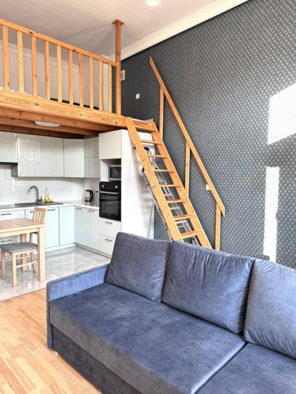 Butas Stylish In The Centre -by Hik Warsaw